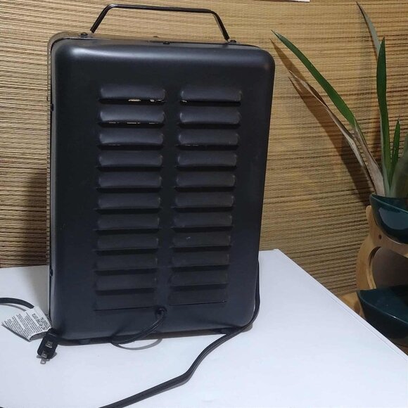 Nearly New 1500W Metal Hyper Tough Utility Heater - Picture 5 of 8